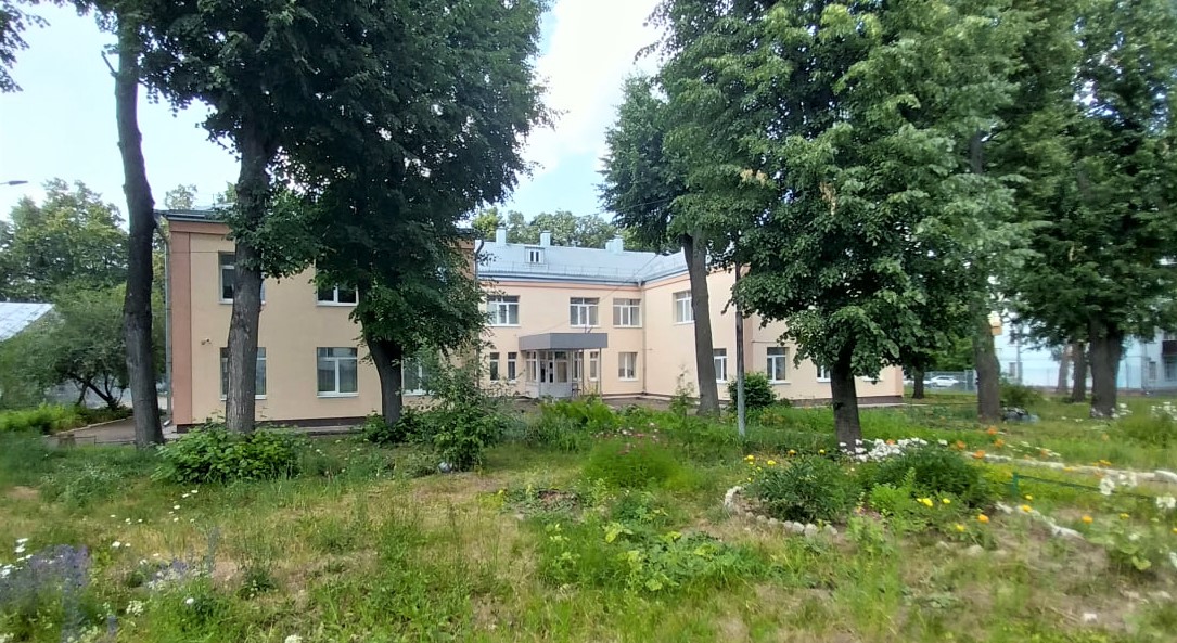 Второе здание школы 112 на Олега Кошевого.