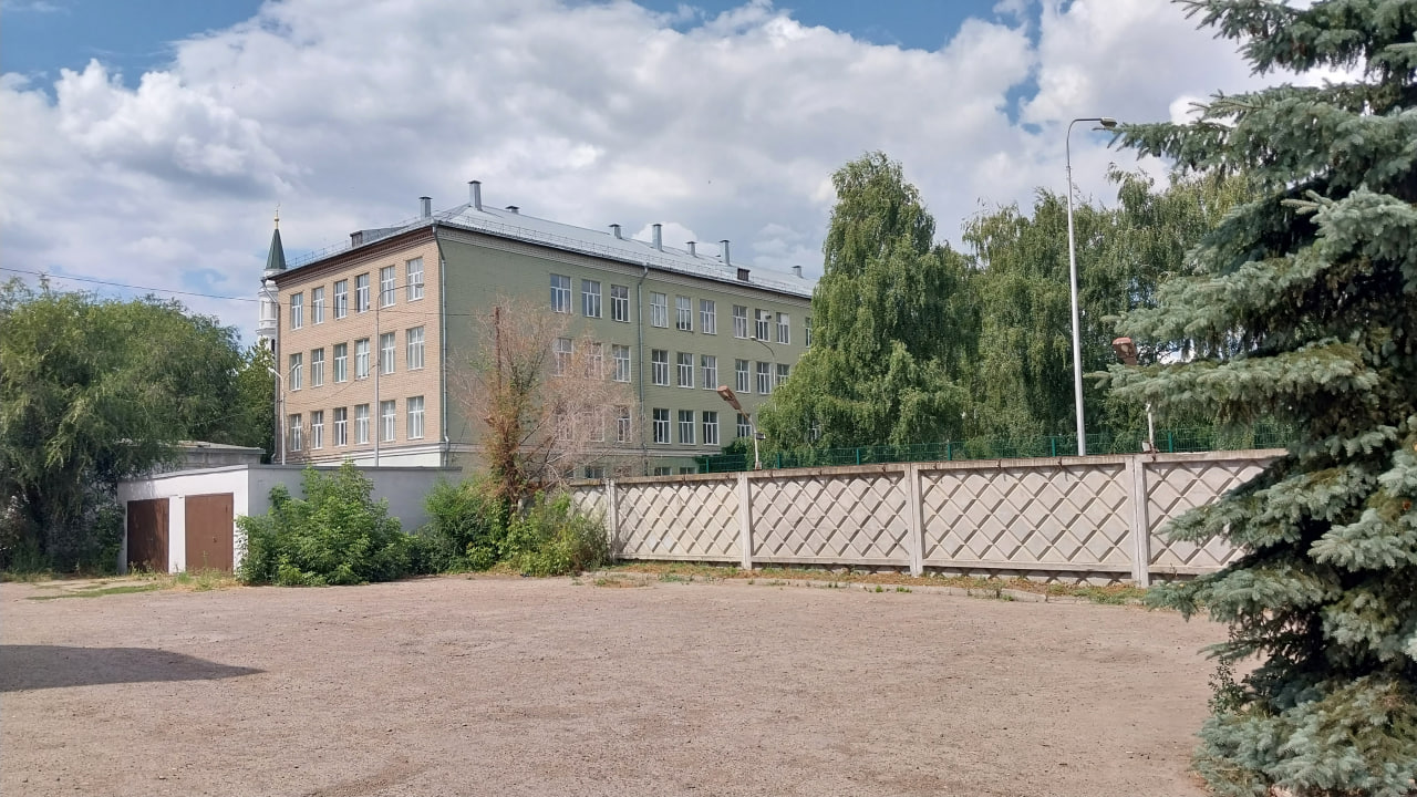 Главное фото гимназии №1 Вахитовского района Казани здесь.