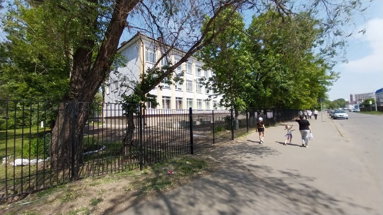Школа №13 Казань в Вахитовском отзывы о школе представлены в следующей главе, как отрицательные так и положительные, чтобы сделать объективные выводы.